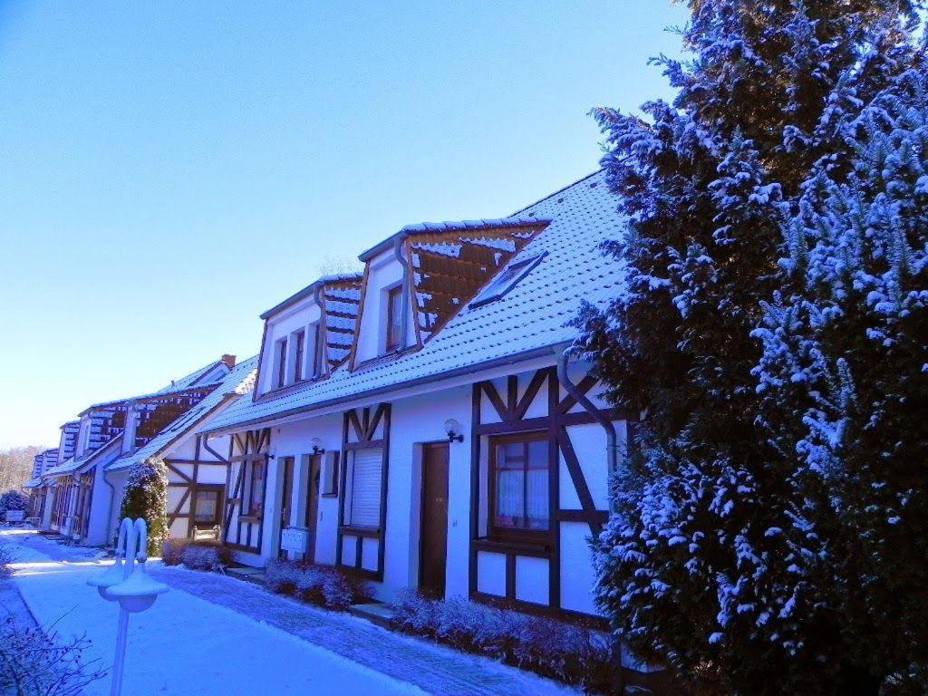 Ferienwohnung-Nils-Holgerson-Mit-Balkon-Zwischen-Strand-Wald-Wiese-Im-Suedosten-Der-Insel-Ruegen Gustow  Exterior photo